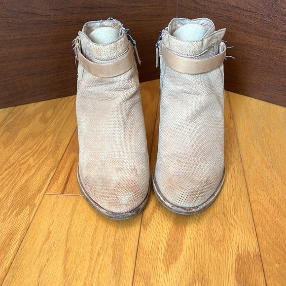 Brown booties - Picture 4 of 4